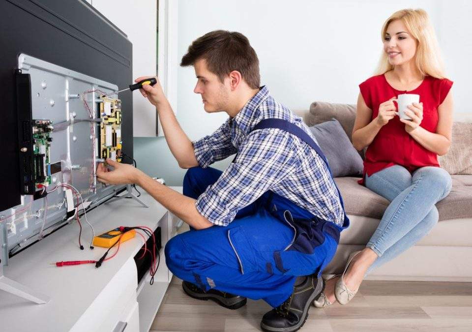 4 Practical Reasons to Choose Professional TV Installation Services