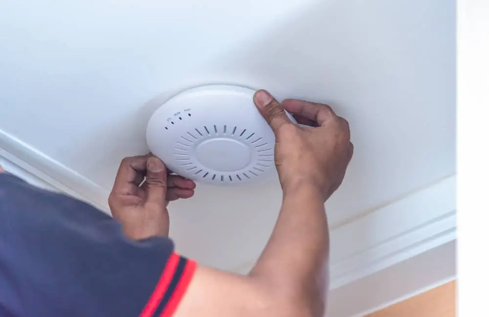  What are the benefits of ceiling speakers?