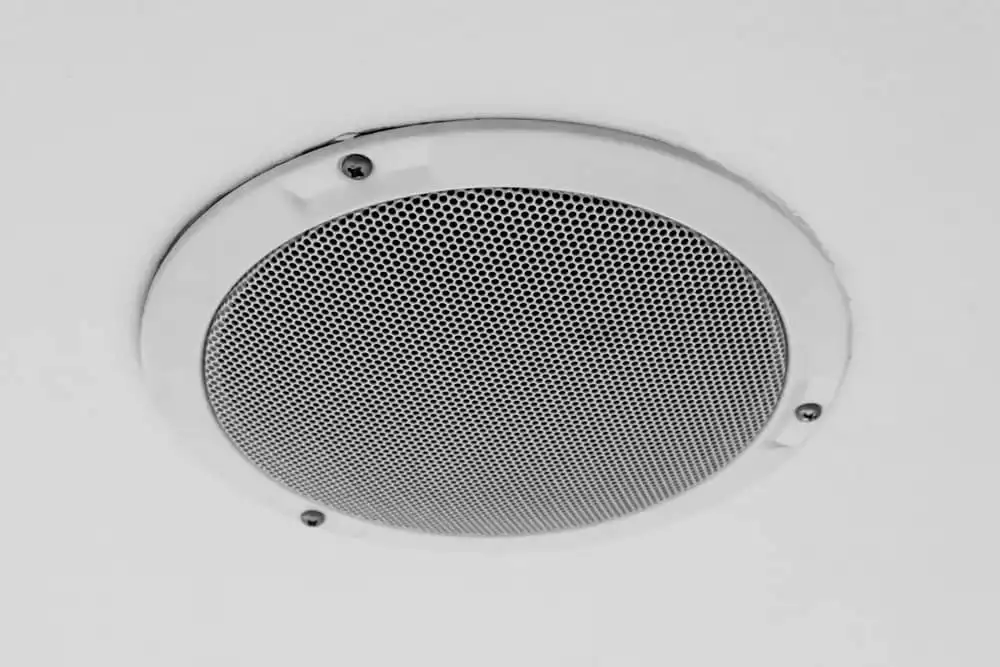 What Are the Benefits of Ceiling Speakers: A Brief Guide to Clutter-free Listening